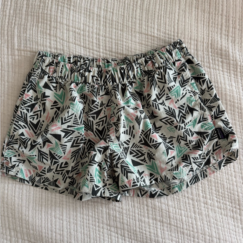 Patagonia Barely Baggies shorts NWOT